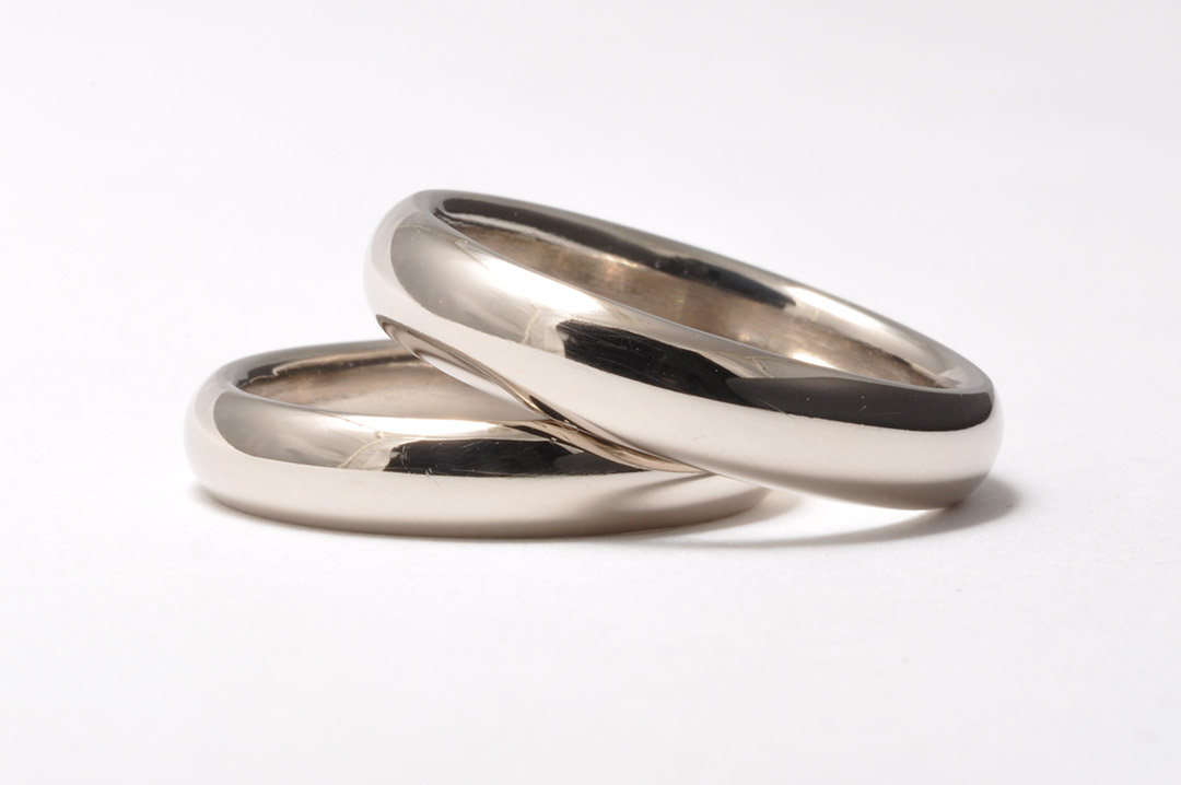 The Super-Easy, Super-Simple Guide to Picking a Wedding Band